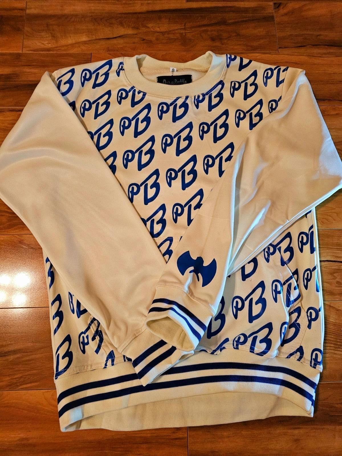 SIGNATURE CUSTOM DESIGNED"POUCHED" SWEATSHIRT